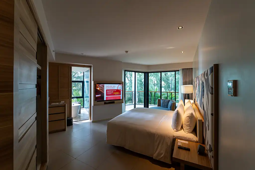 le-meridien-phuket-mai- khao-beach-resort