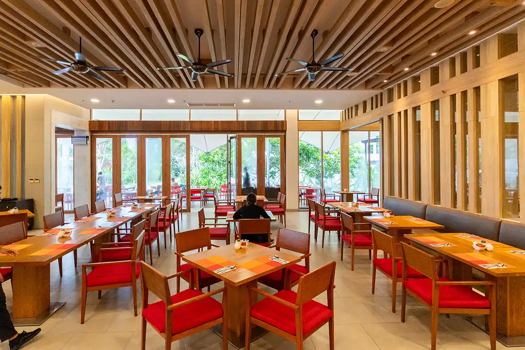 le-meridien-maikhao-beach