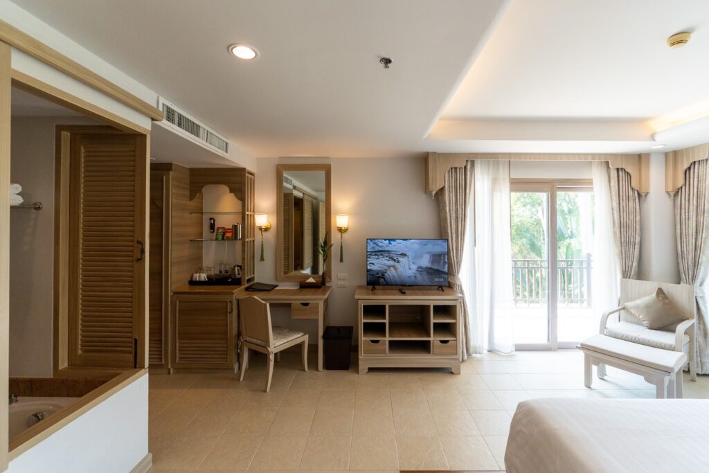 ravindra-hotel